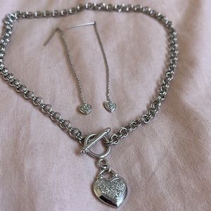 90s heart choker with matching earrings